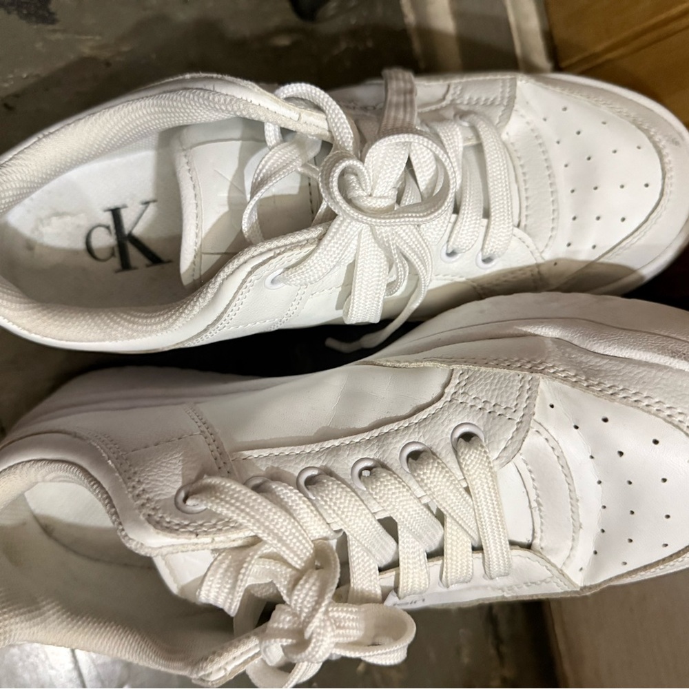 🔥Calvin Klein White Casual Sneakers - Picture 4 of 4